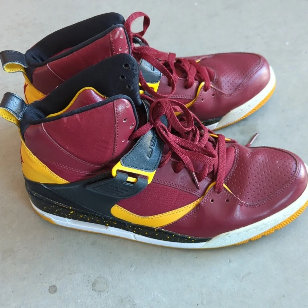 Jordan Flight 45 High USC Men's Gold & Burgundy 2013 High Top Sneakers Size 11.5
